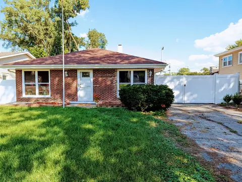 15205 Lacrosse Ave, Oak Forest, IL 60452