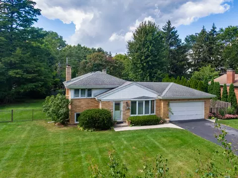 1420 Lee Rd, Northbrook, IL 60062