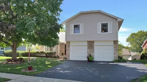 1651 Nebraska Dr, Elk Grove Village, IL 60007