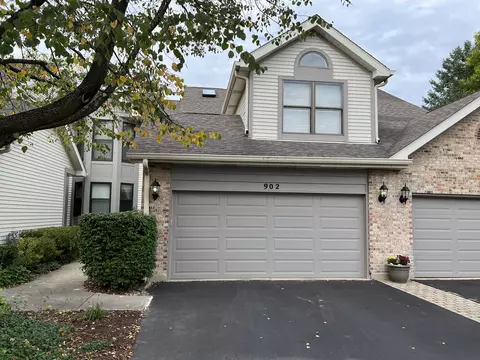 902 N Auburn Woods Dr, Palatine, IL 60067