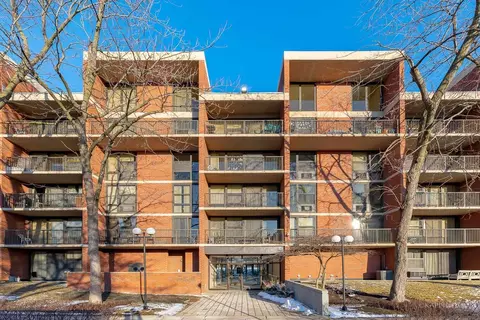 3021 S Michigan Ave #403, Chicago, IL 60616