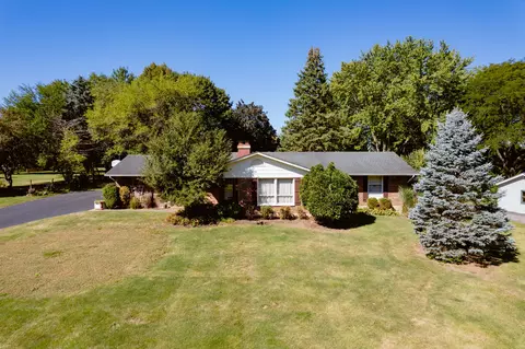 6 N080 Old Homestead Rd, Saint Charles, IL 60175