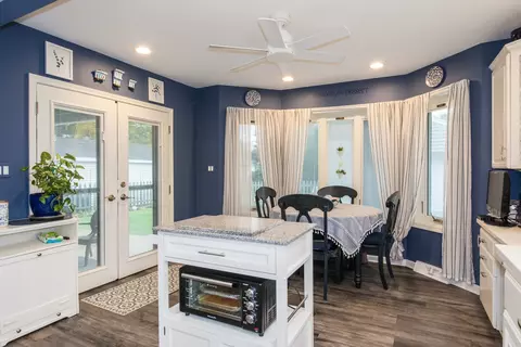 1275 Dennis Pl, Des Plaines, IL 60018 photo 9