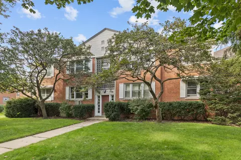 6600 N Ridge Blvd #1, Chicago, IL 60626