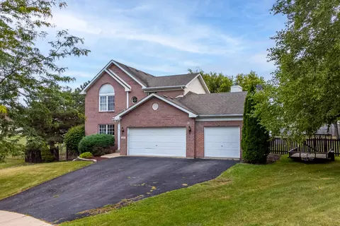 405 Bree Dr, Poplar Grove, IL 61065