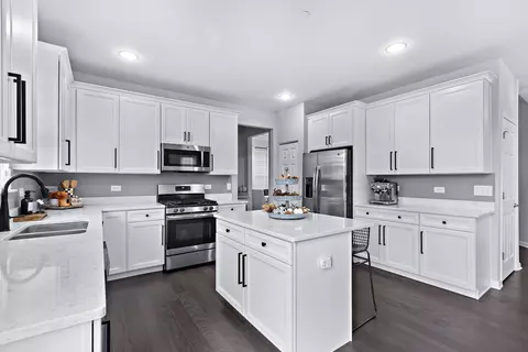 5821 Fairview Ln, Hoffman Estates, IL 60192 photo 10