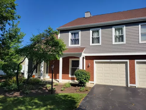 24 S Stonington Dr, Palatine, IL 60074