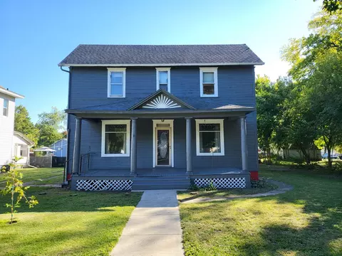 105 E 6th St, Hammond, IL 61929