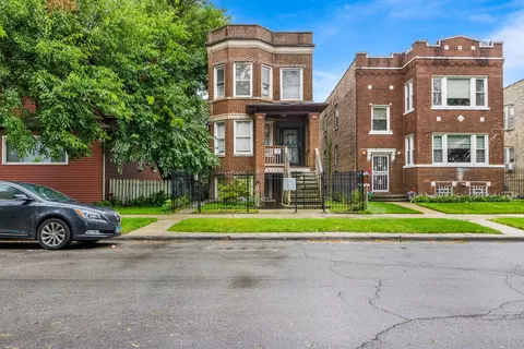 4905 W Thomas St, Chicago, IL 60651
