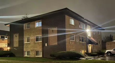 8504 45th Pl #2B, Lyons, IL 60534
