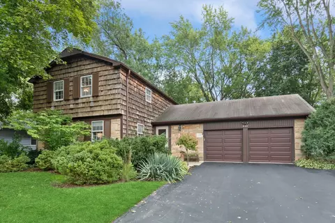 440 Regent Dr, Buffalo Grove, IL 60089