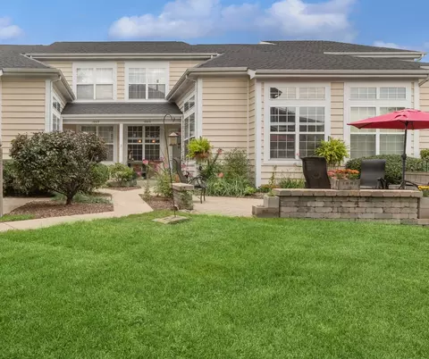 1005 Mckay Cir, Grayslake, IL 60030