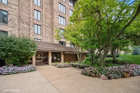 3860 Mission Hills Rd #111, Northbrook, IL 60062
