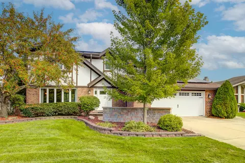 17369 Highwood Dr, Orland Park, IL 60467