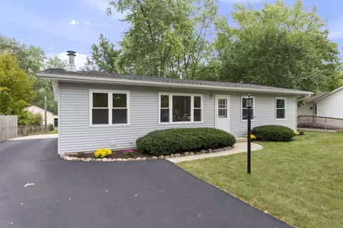 30 W161 Allister Ln, Naperville, IL 60563