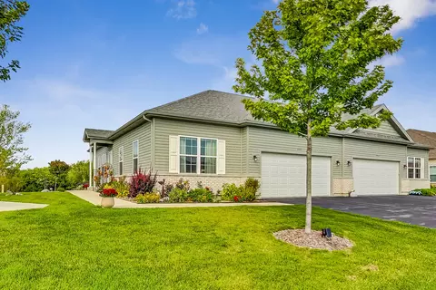 937 Yorktown St, Mchenry, IL 60050