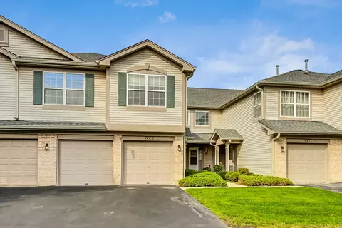 7123 S Stratton Ln, Gurnee, IL 60031