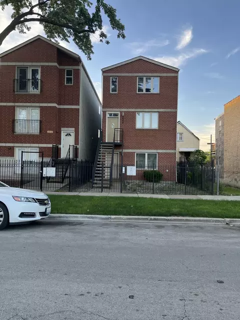 3008 W Flournoy St #3, Chicago, IL 60612