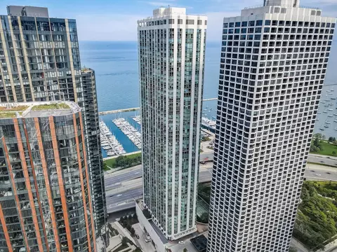 195 N Harbor Dr #3502, Chicago, IL 60601