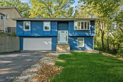 333 Ramble Rd, Lake In The Hills, IL 60156