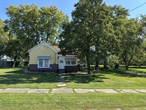 409 N Mill St, Camargo, IL 61919