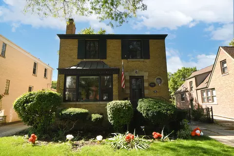 9802 S Oakley Ave, Chicago, IL 60643