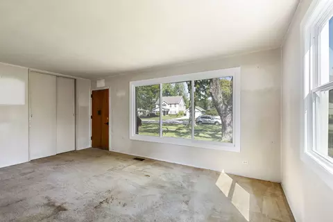 2703 Campbell St, Rolling Meadows, IL 60008 photo 4