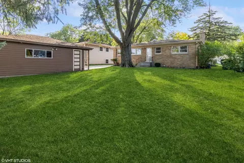 1329 Phoenix Dr, Des Plaines, IL 60018 photo 14