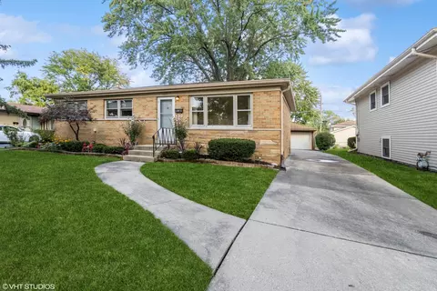1329 Phoenix Dr, Des Plaines, IL 60018
