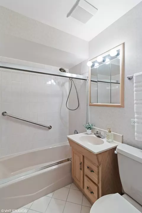 1329 Phoenix Dr, Des Plaines, IL 60018 photo 7