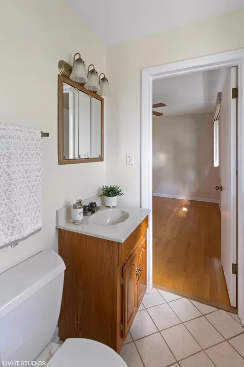 1329 Phoenix Dr, Des Plaines, IL 60018 photo 9