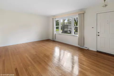 1329 Phoenix Dr, Des Plaines, IL 60018 photo 3