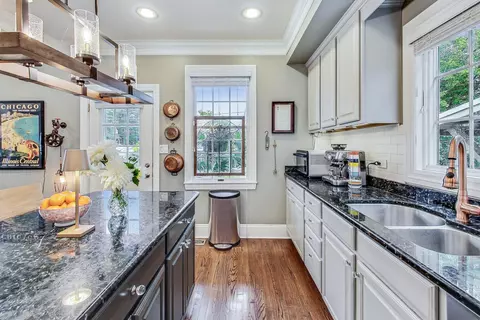 1012 Beloit Ave, Forest Park, IL 60130 photo 9