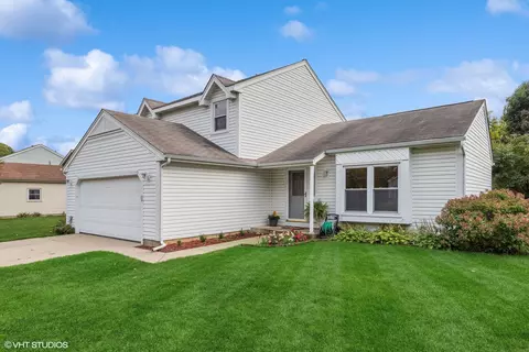 1021 Plum Tree Dr, Crystal Lake, IL 60014