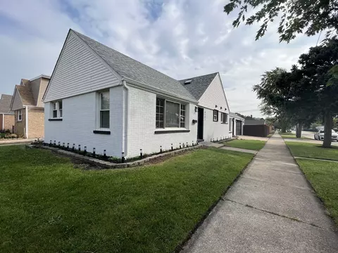 4101 Ruby St, Schiller Park, IL 60176 photo 2