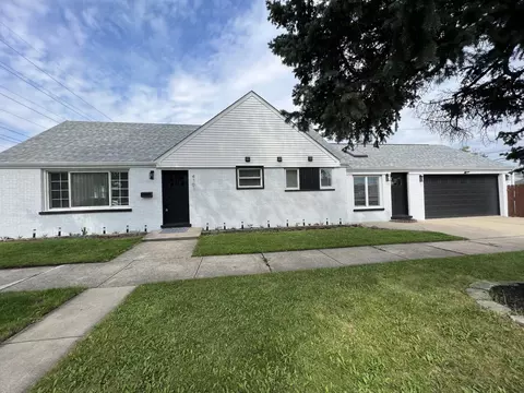 4101 Ruby St, Schiller Park, IL 60176