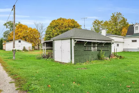 210 E Railroad Ave, Elliott, IL 60933 photo 17