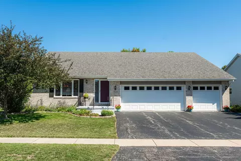 617 Bayfield Dr, Dekalb, IL 60115