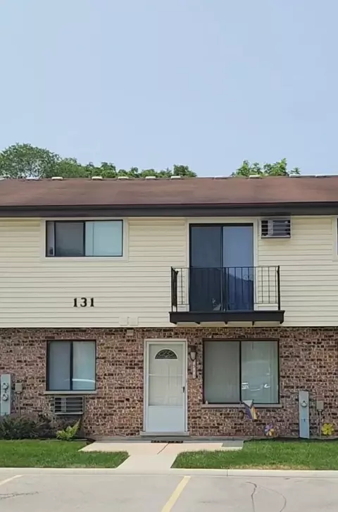 131 Willows Edge Ct #B, Willow Springs, IL 60480