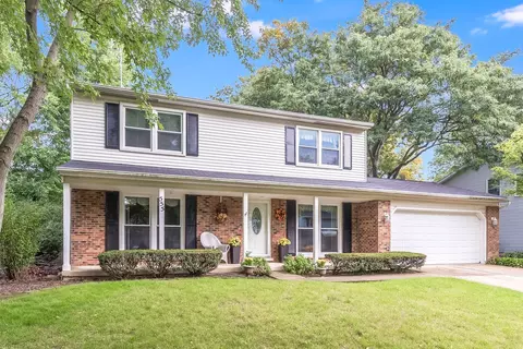 555 Carriage Hill Rd, Naperville, IL 60565