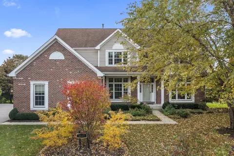 8117 Danneil Ct, Long Grove, IL 60047