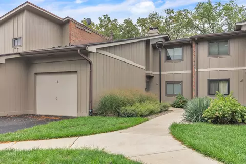 29 W411 Emerald Green Dr #23-G, Warrenville, IL 60555