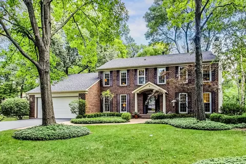 16 Friar Tuck Ct, Lincolnshire, IL 60069