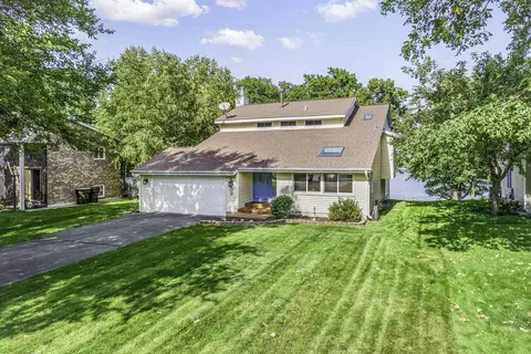 1548 Lake Holiday Dr, Lake Holiday, IL 60548