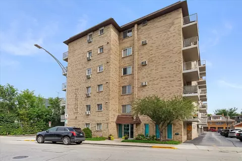 300 Circle Ave #5H, Forest Park, IL 60130