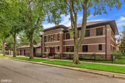 2949 W Ardmore Ave, Chicago, IL 60659