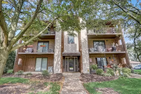 1257 Chalet Rd #301, Naperville, IL 60563