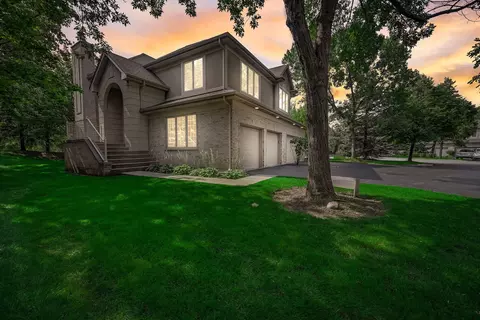 55 Beaconsfield Ct, Lincolnshire, IL 60069