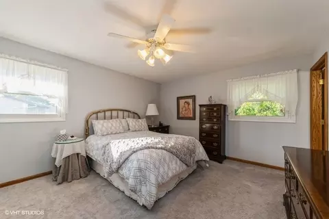900 Harrison Ln, Hoffman Estates, IL 60192 photo 15
