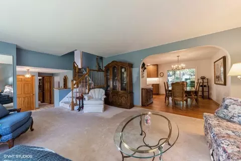 900 Harrison Ln, Hoffman Estates, IL 60192 photo 7